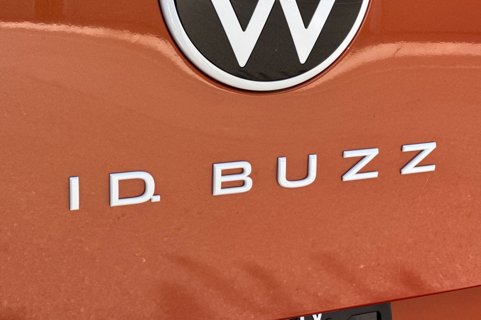 New 2025 Volkswagen ID. Buzz Pro S Plus RWD image 27