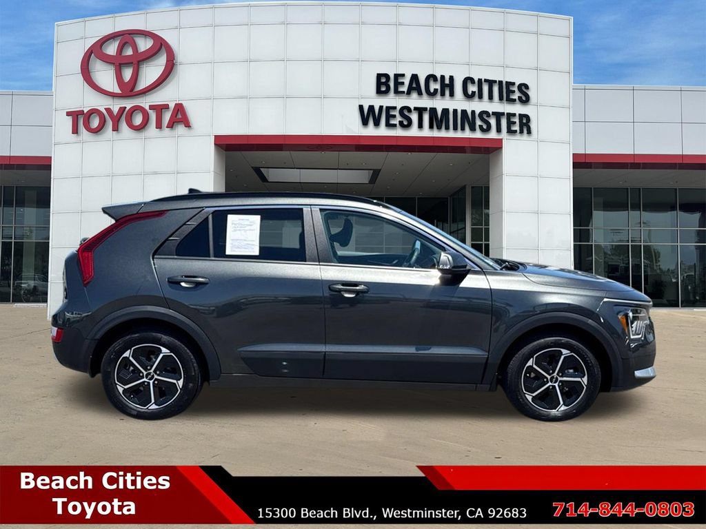 Used 2025 Kia Niro EX FWD image 12