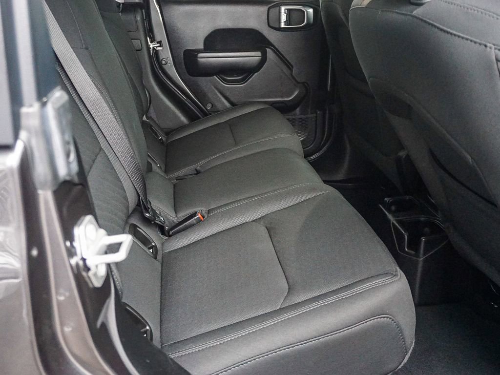 Used 2021 Jeep Gladiator Sport image 14