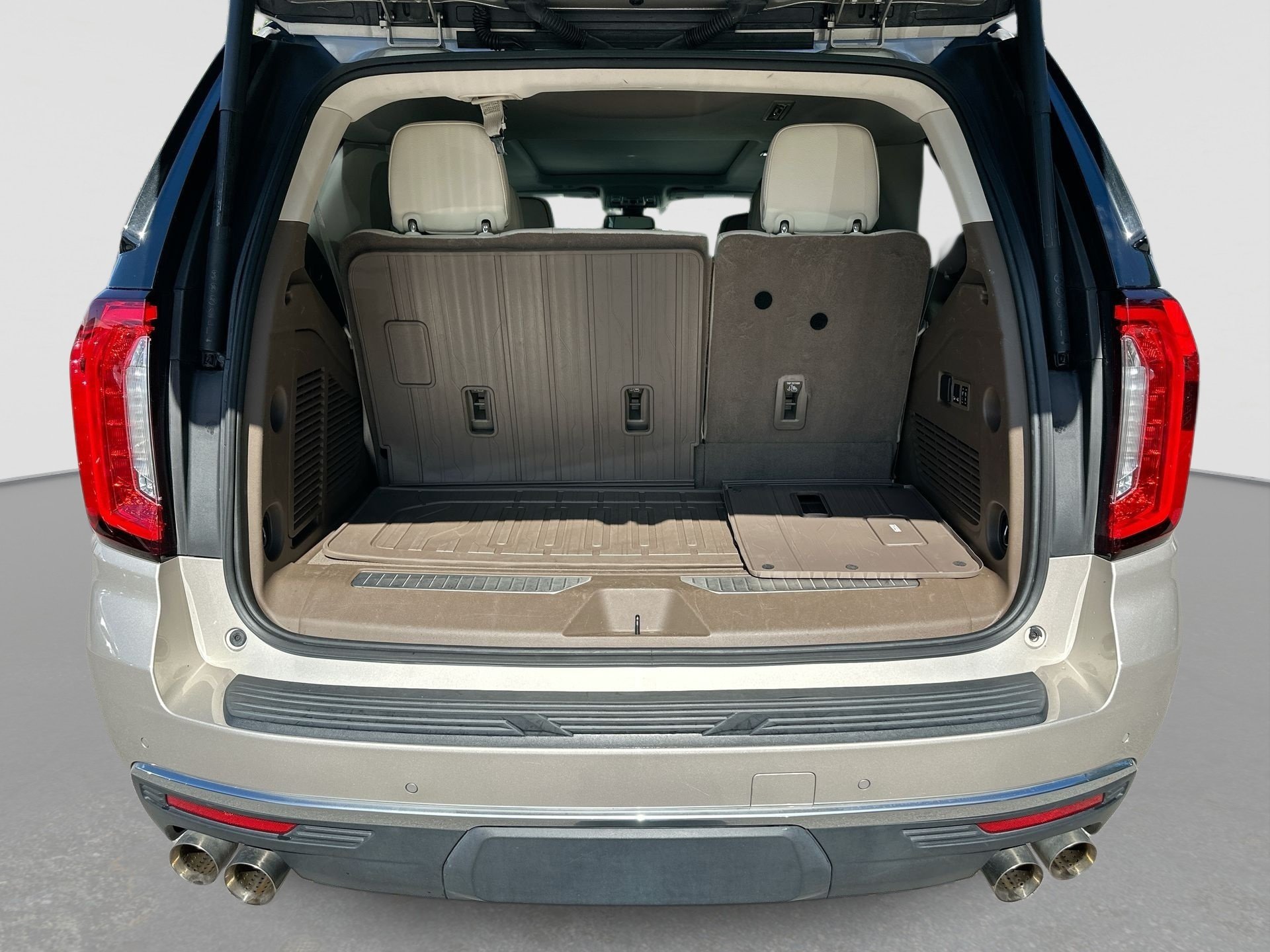 Used 2022 GMC Yukon Denali RWD image 26