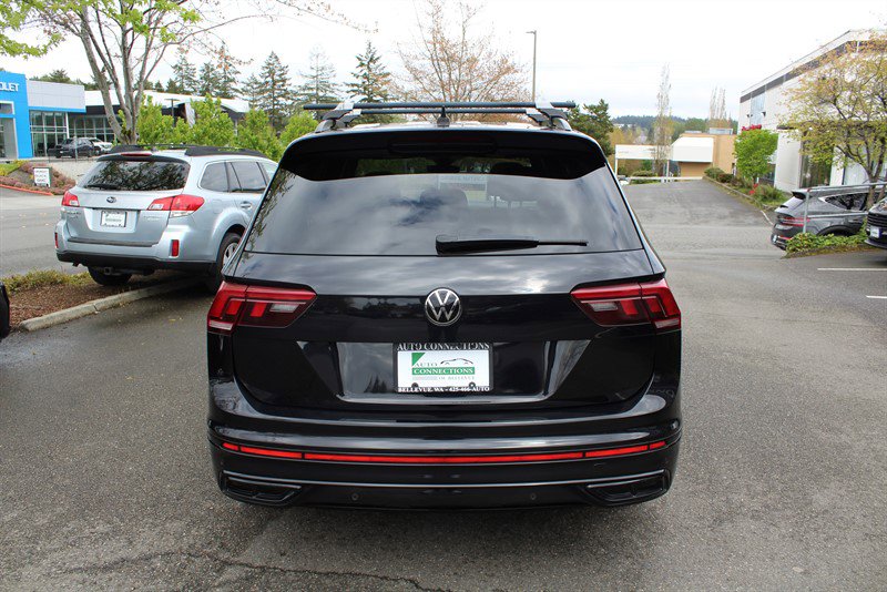Used 2022 Volkswagen Tiguan SE R-Line image 4