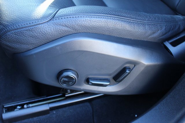 Used 2025 Volvo XC60 B5 Plus image 14