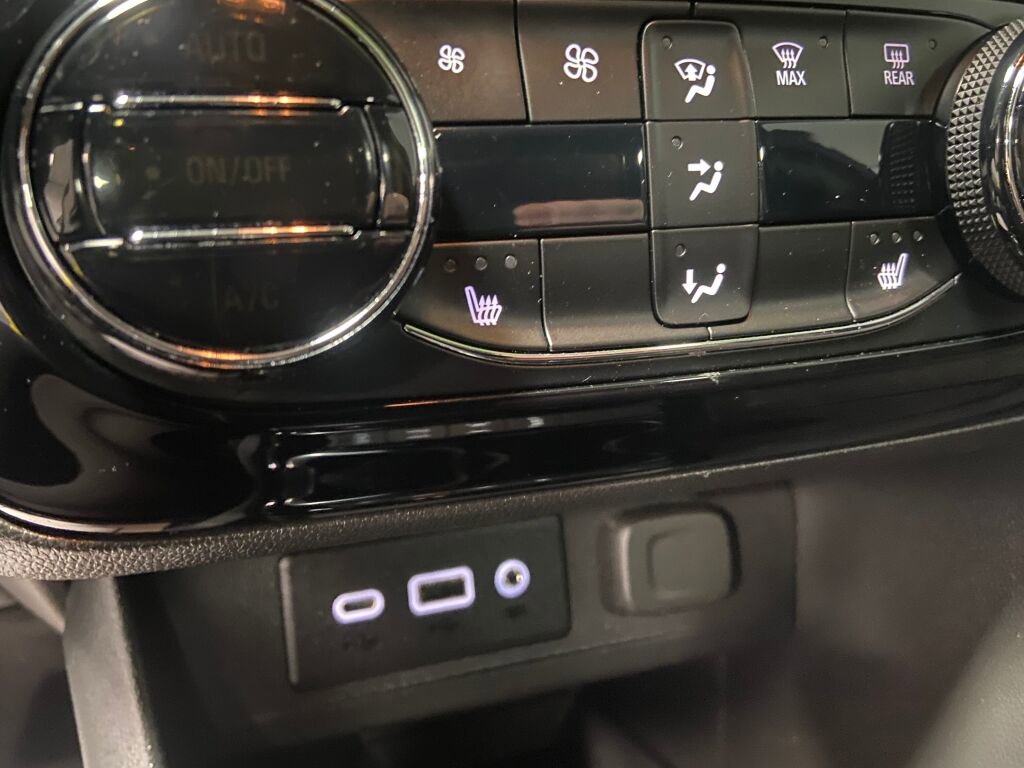 Used 2023 Buick Encore GX Select w/ Experience Buick Package image 17