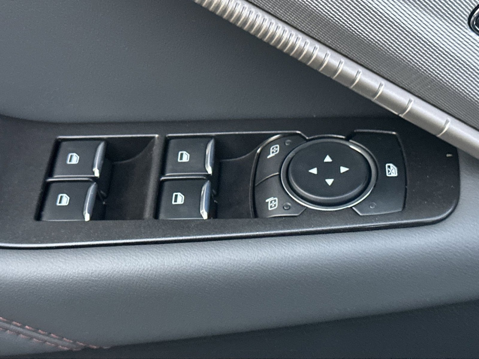 New 2026 Ford Explorer Active image 16