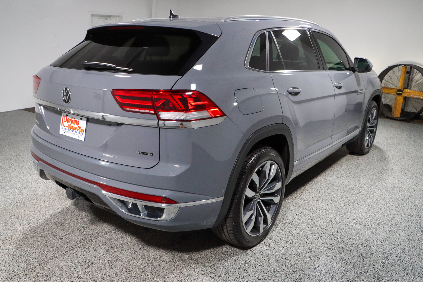 Used 2023 Volkswagen Atlas Cross Sport SEL Premium R-Line AWD/4WD image 7