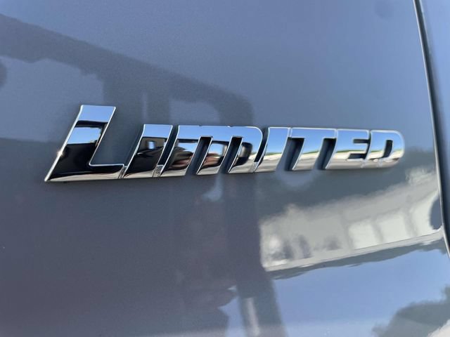 Used 2021 Toyota Tundra Limited w/ Limited Premium Package AWD/4WD image 14