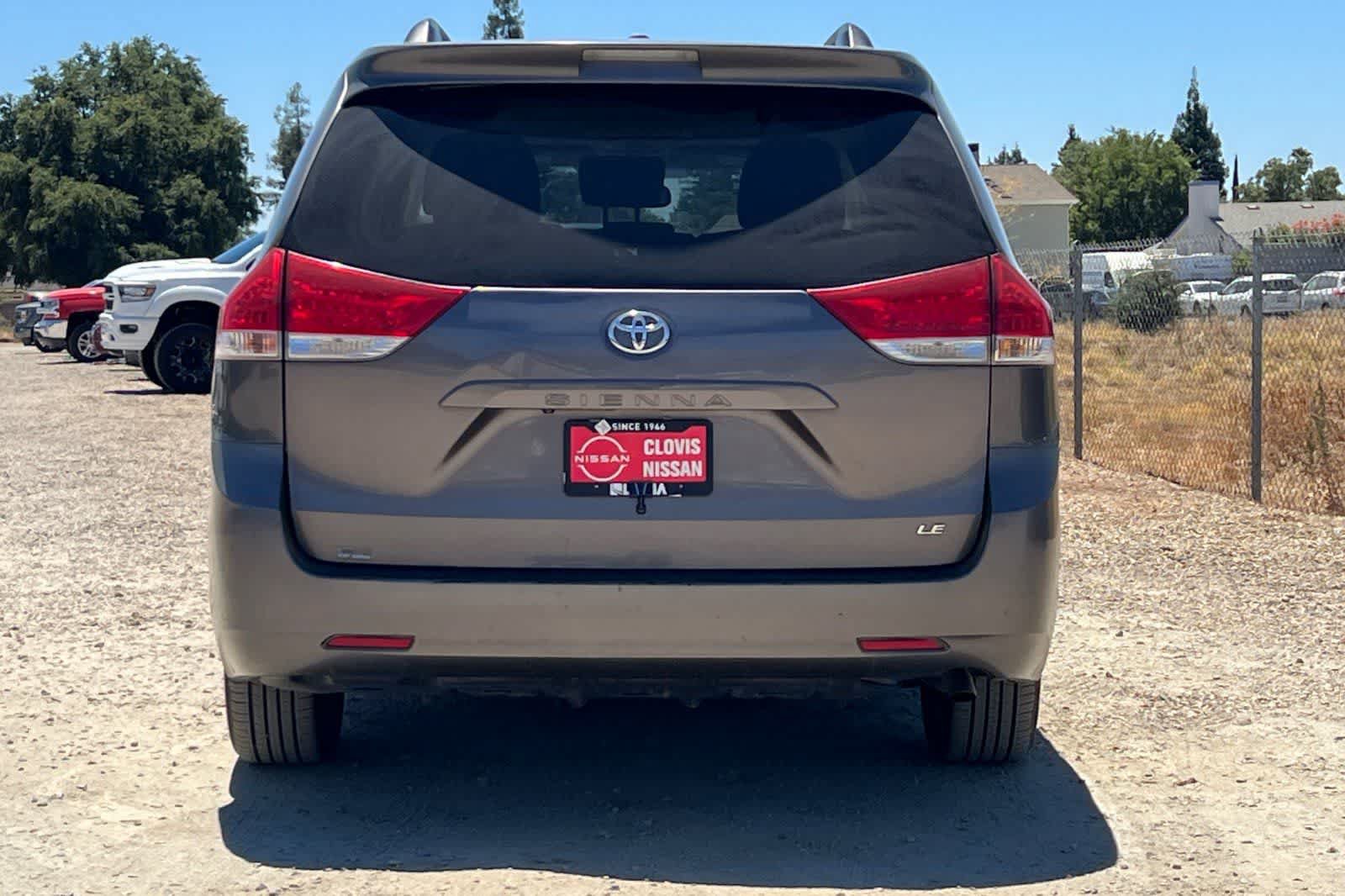 Used 2014 Toyota Sienna LE FWD image 8