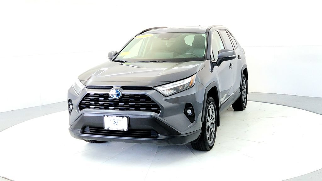 Used 2023 Toyota RAV4 XLE Premium AWD/4WD image 2