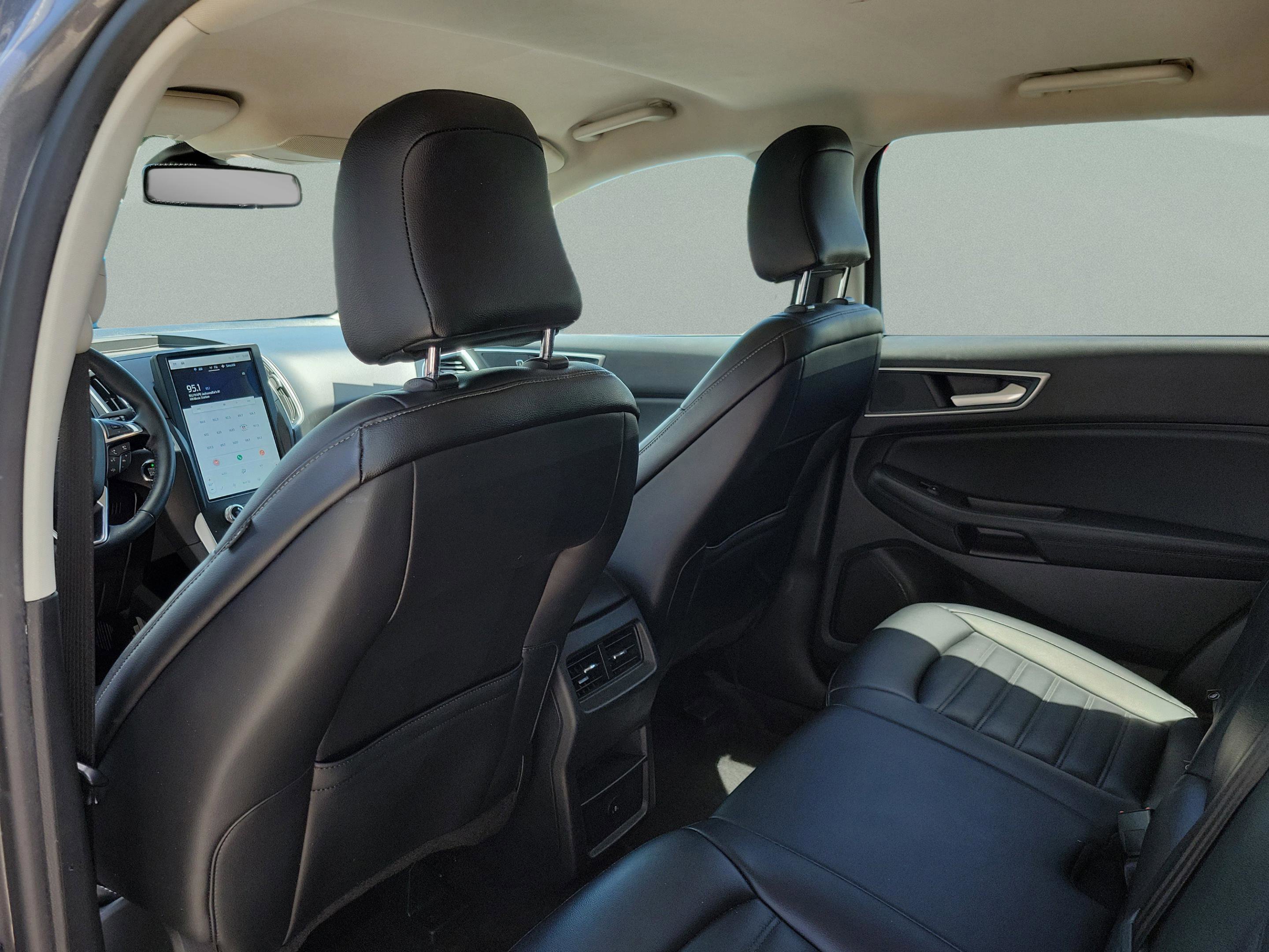 Used 2024 Ford Edge SEL AWD/4WD image 12