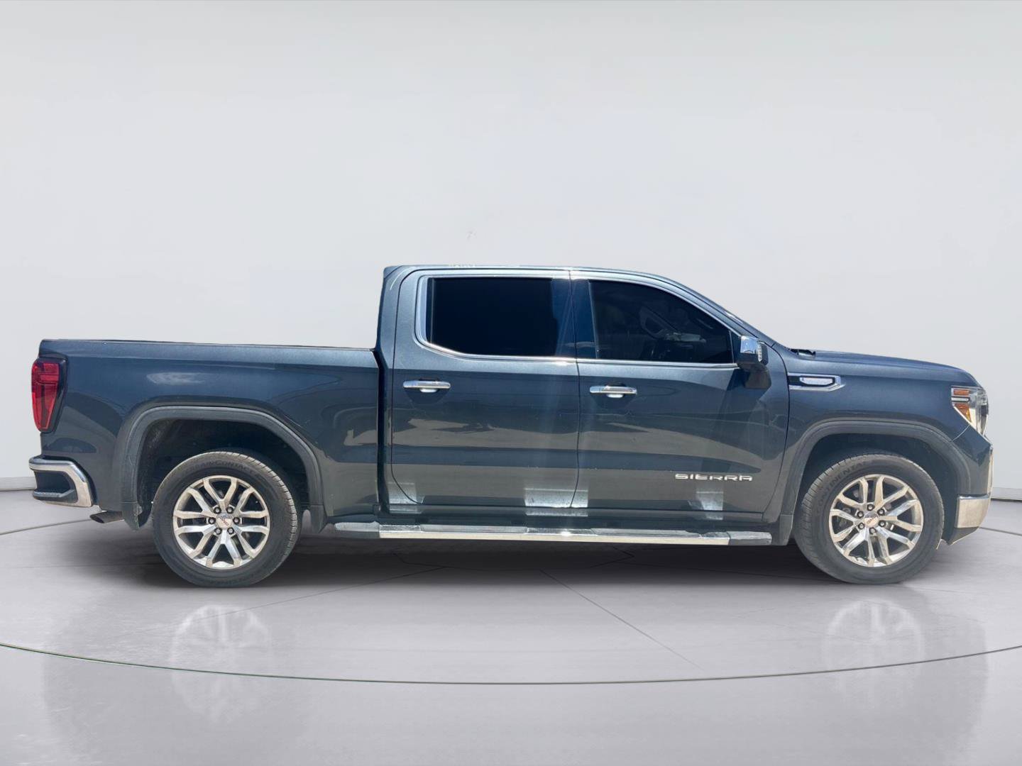 Used 2019 GMC Sierra 1500 SLT RWD image 2
