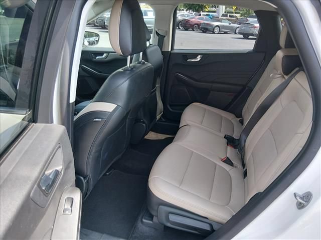 Used 2022 Ford Escape Titanium FWD image 14