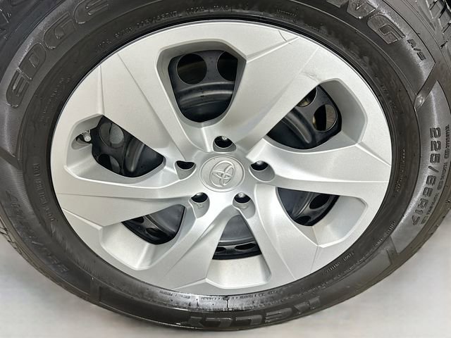 Used 2019 Toyota RAV4 LE image 12