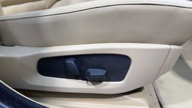 Used 2010 BMW 528i Sedan image 12