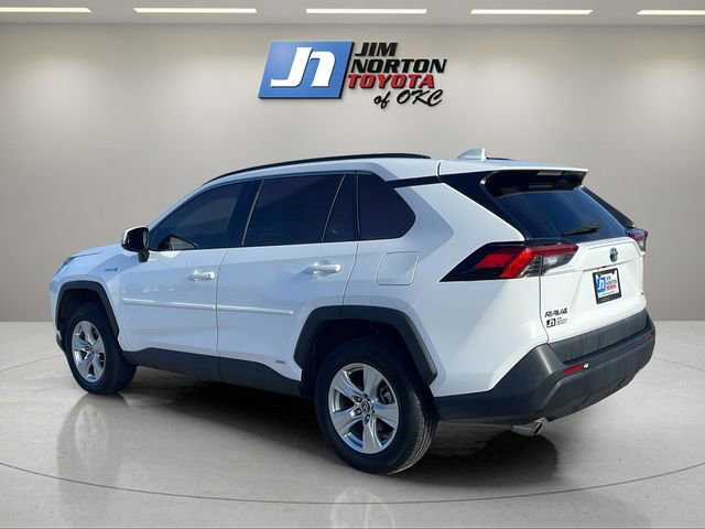 Used 2020 Toyota RAV4 LE image 7