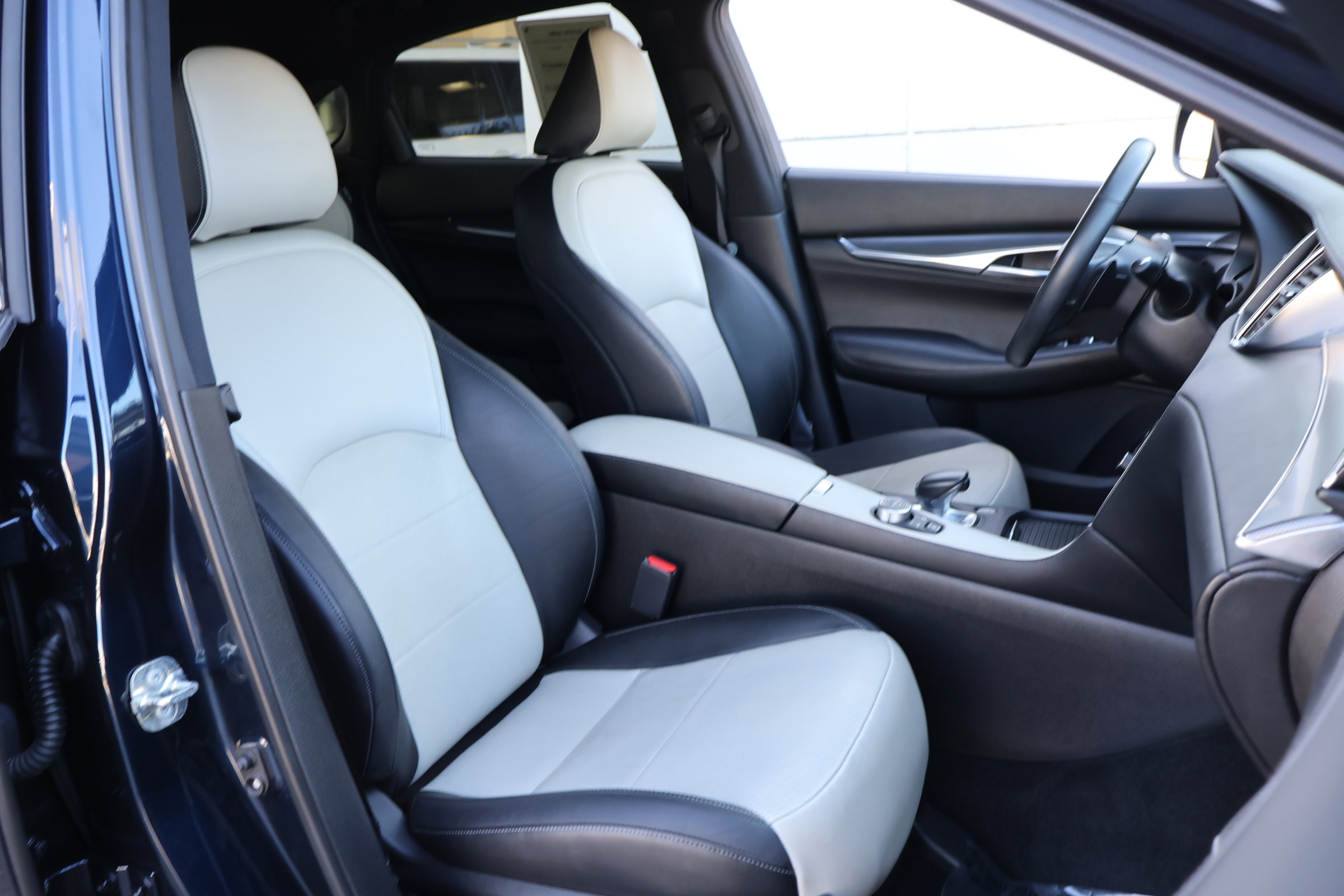 Certified 2023 INFINITI QX55 Essential image 23