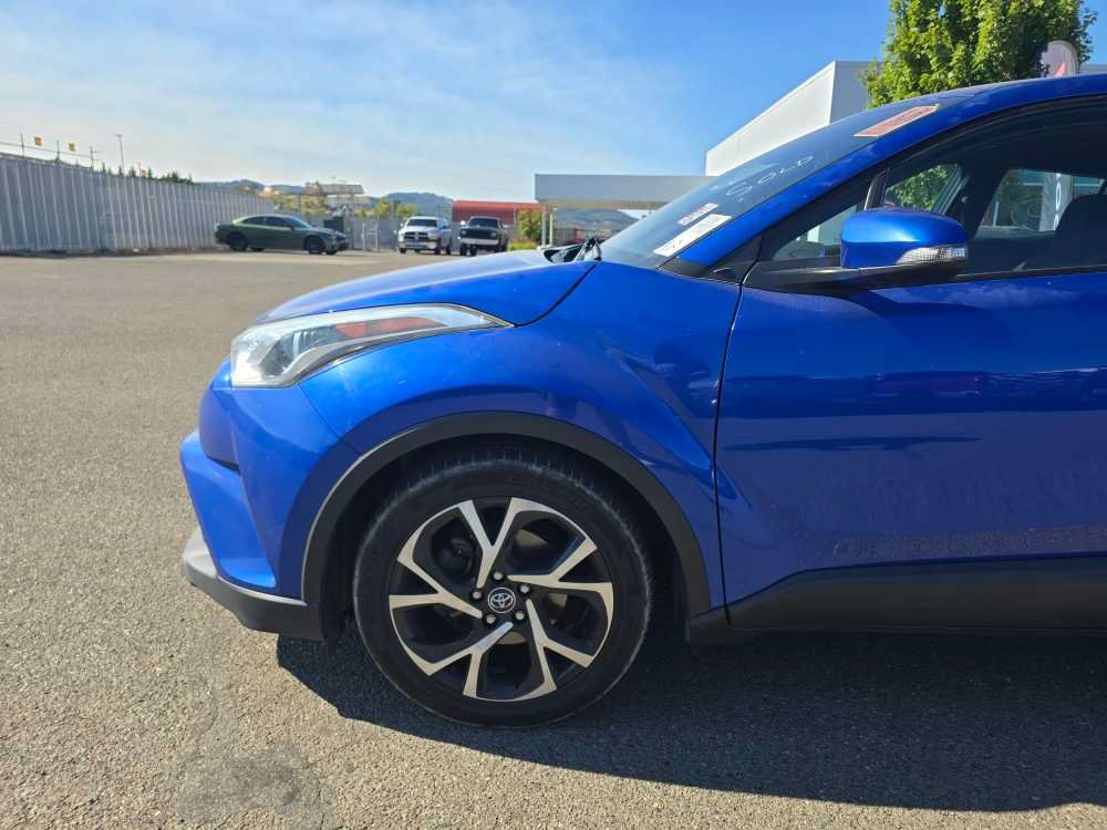 Used 2018 Toyota C-HR XLE FWD image 13