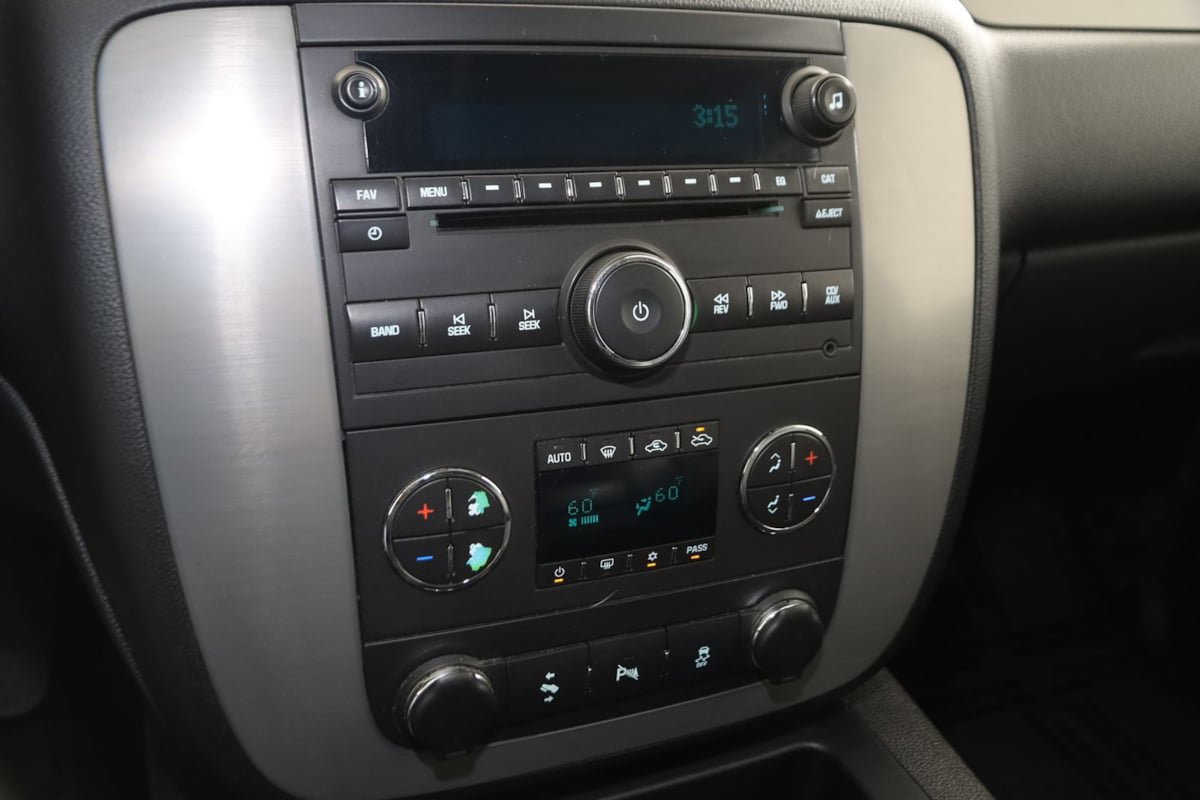 Used 2012 Chevrolet Silverado 1500 LTZ w/ LTZ White Diamond Edition AWD/4WD image 25
