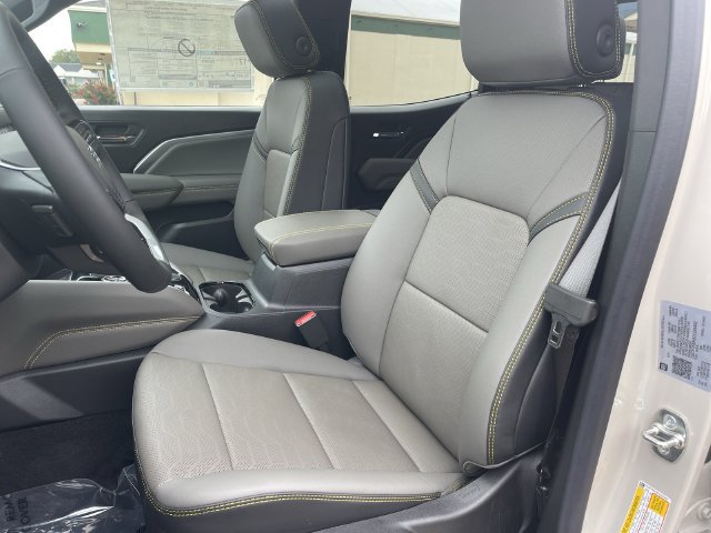 New 2026 Chevrolet Colorado ZR2 w/ Technology Package AWD/4WD image 11