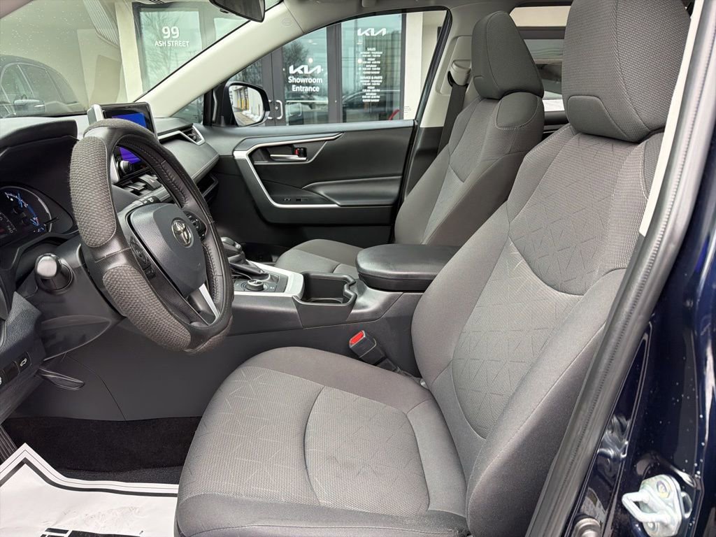 Used 2024 Toyota RAV4 XLE w/ Convenience Package image 29