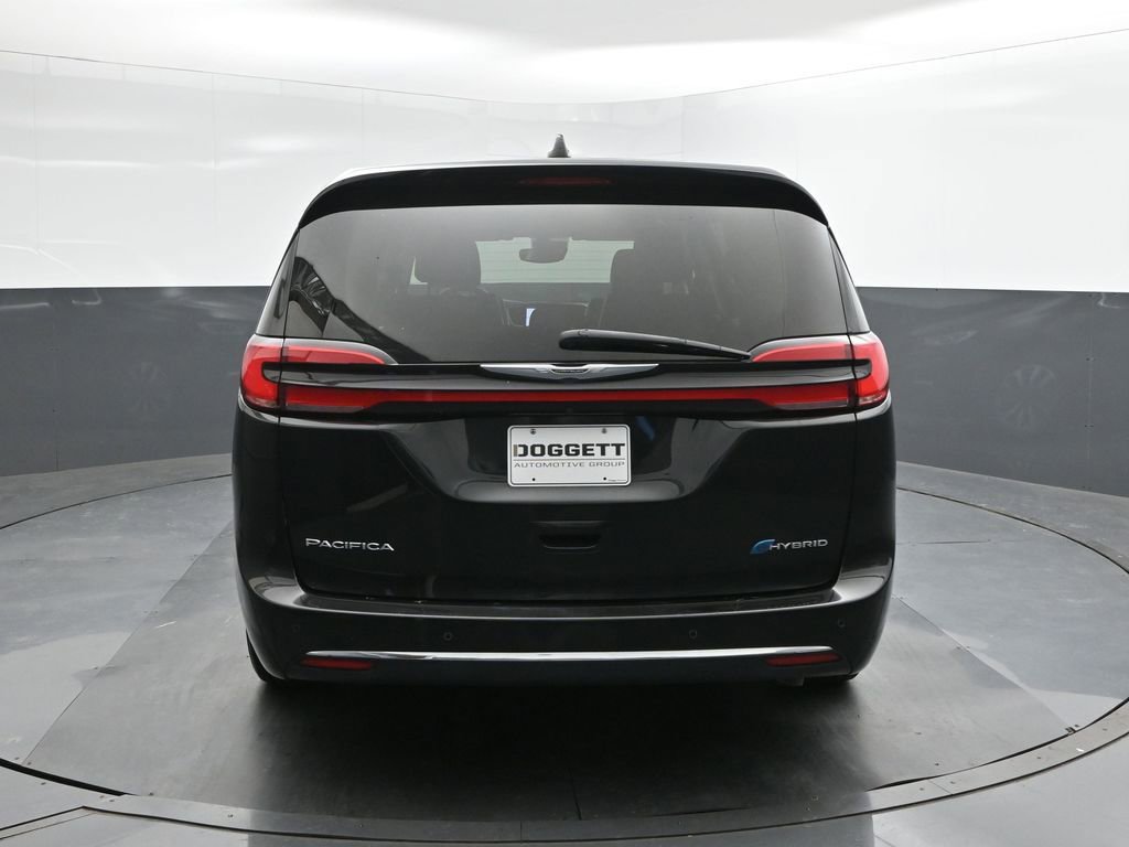 Used 2023 Chrysler Pacifica Touring-L image 5