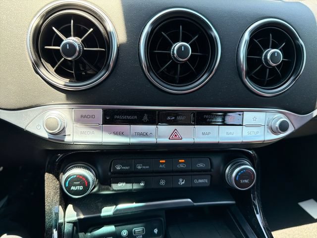 Used 2019 Kia Stinger GT1 AWD/4WD image 22
