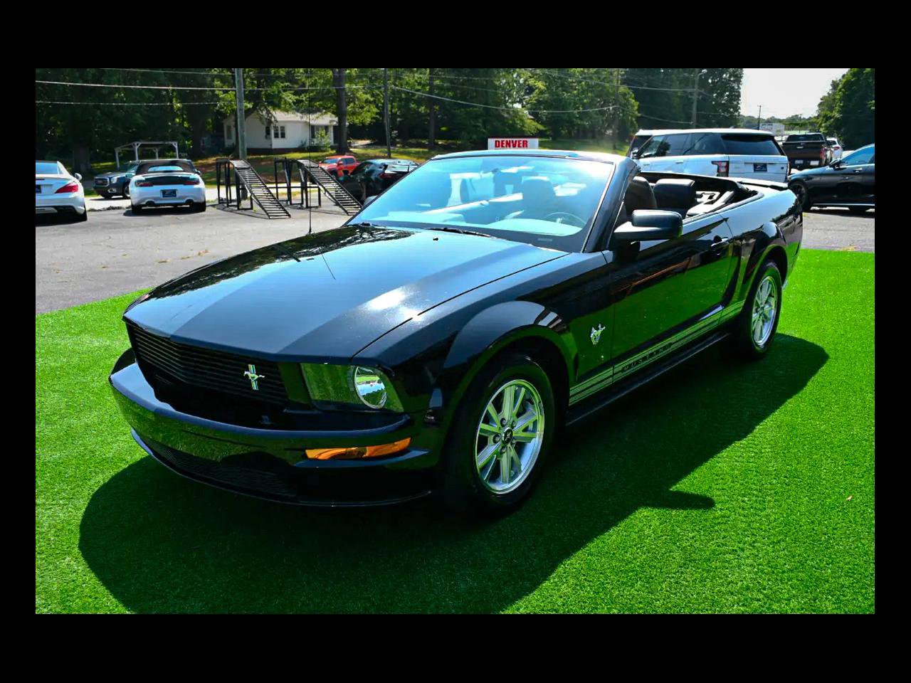 Used 2009 Ford Mustang Convertible image 1