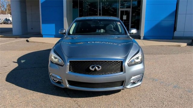 Used 2018 INFINITI Q70 Luxe image 3