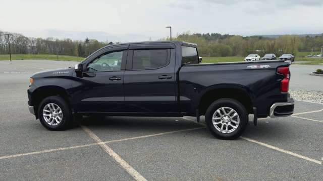 Used 2023 Chevrolet Silverado 1500 LT AWD/4WD image 5