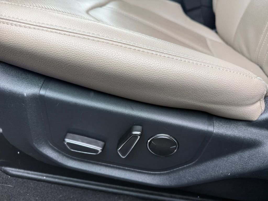 Used 2024 Ford Expedition Max Limited image 11