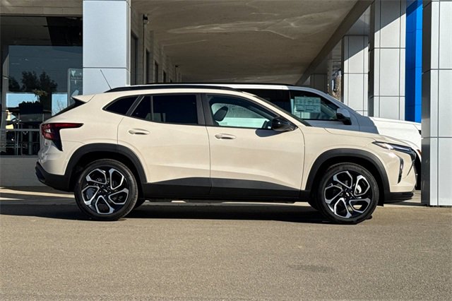 New 2026 Chevrolet Trax RS w/ Sunroof Package image 4