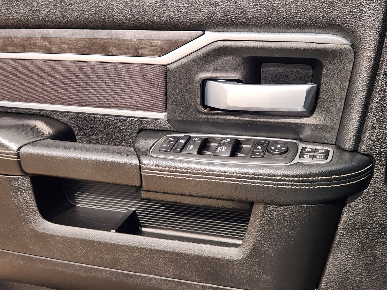 Used 2024 RAM 3500 Big Horn image 24