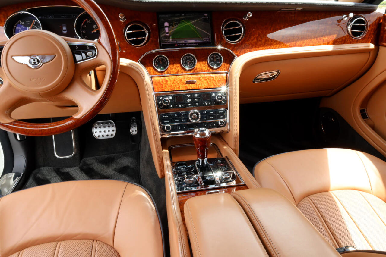Used 2011 Bentley Mulsanne 4dr Sdn image 9