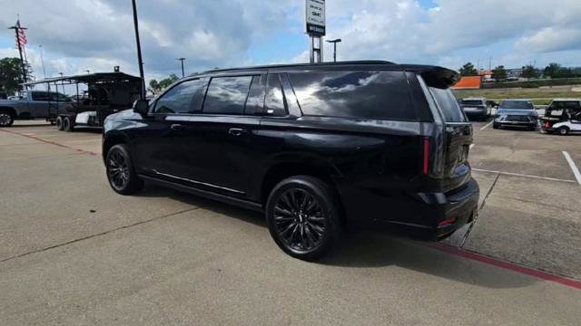 Used 2025 Cadillac Escalade ESV Sport w/ LPO, ONYX Package AWD/4WD image 5