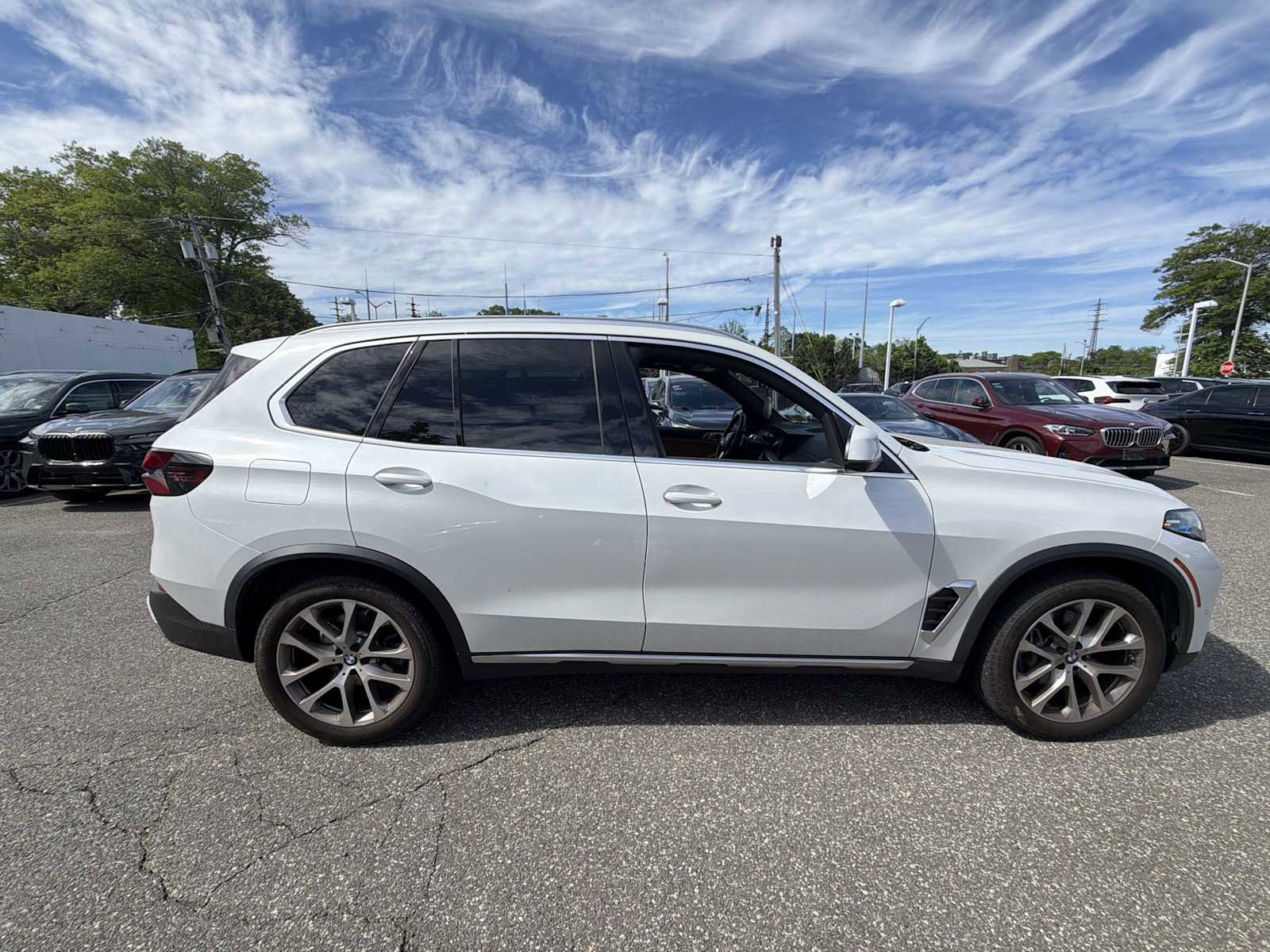 Certified 2024 BMW X5 xDrive40i w/ Premium Package AWD/4WD image 9