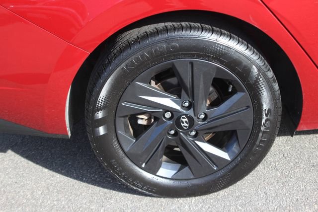 Used 2023 Hyundai Elantra SEL FWD image 33
