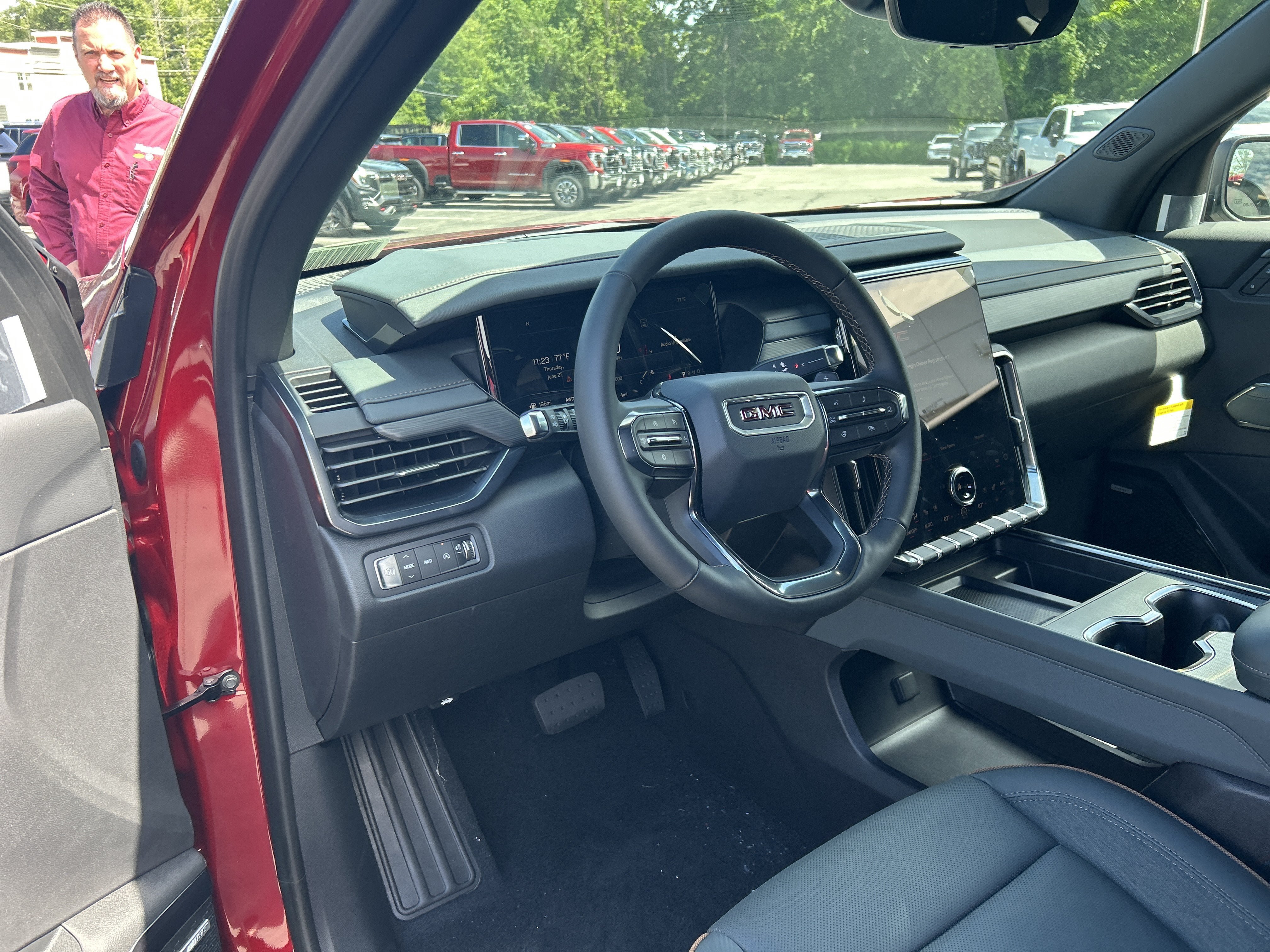 New 2026 GMC Acadia AT4 w/ Luxury Package AWD/4WD image 18
