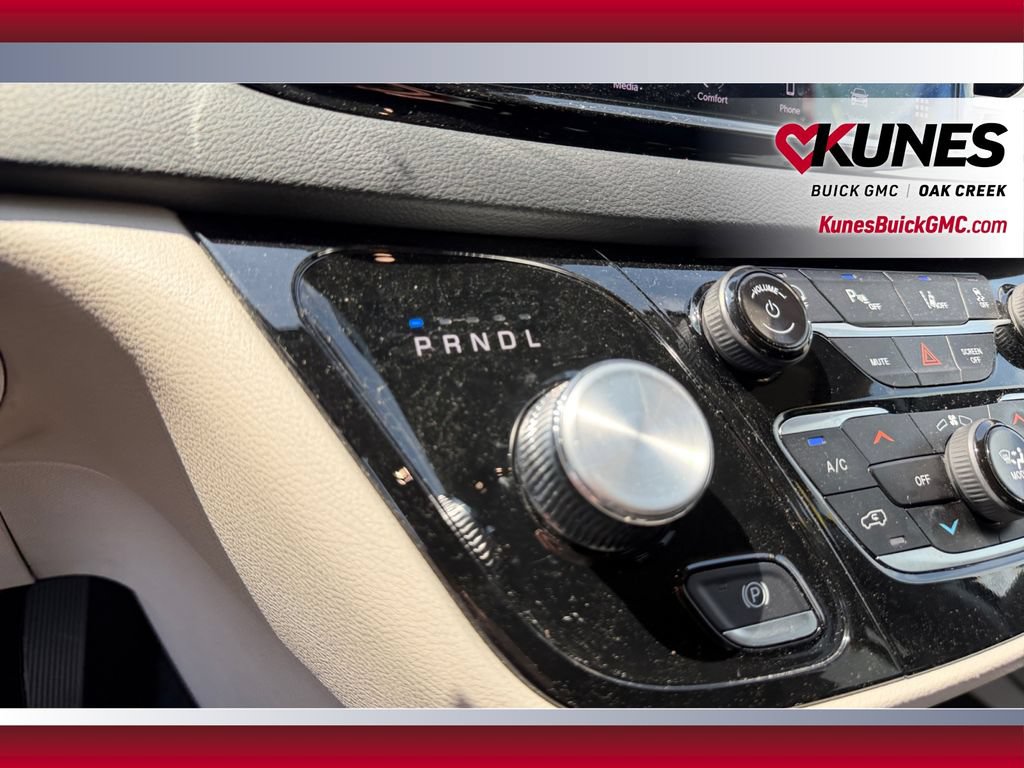 Used 2024 Chrysler Pacifica Touring-L FWD image 31