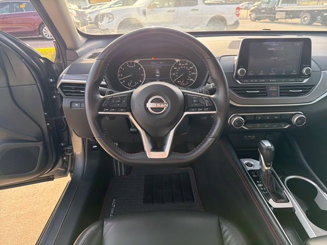Used 2024 Nissan Altima 2.5 SR FWD image 16