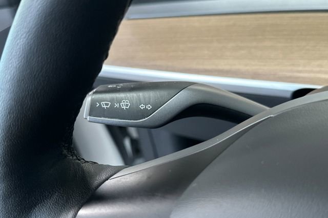 Used 2022 Tesla Model 3 Long Range AWD/4WD image 31