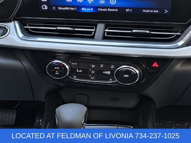 Used 2025 Chevrolet Trax LT w/ Driver Confidence Package FWD image 11