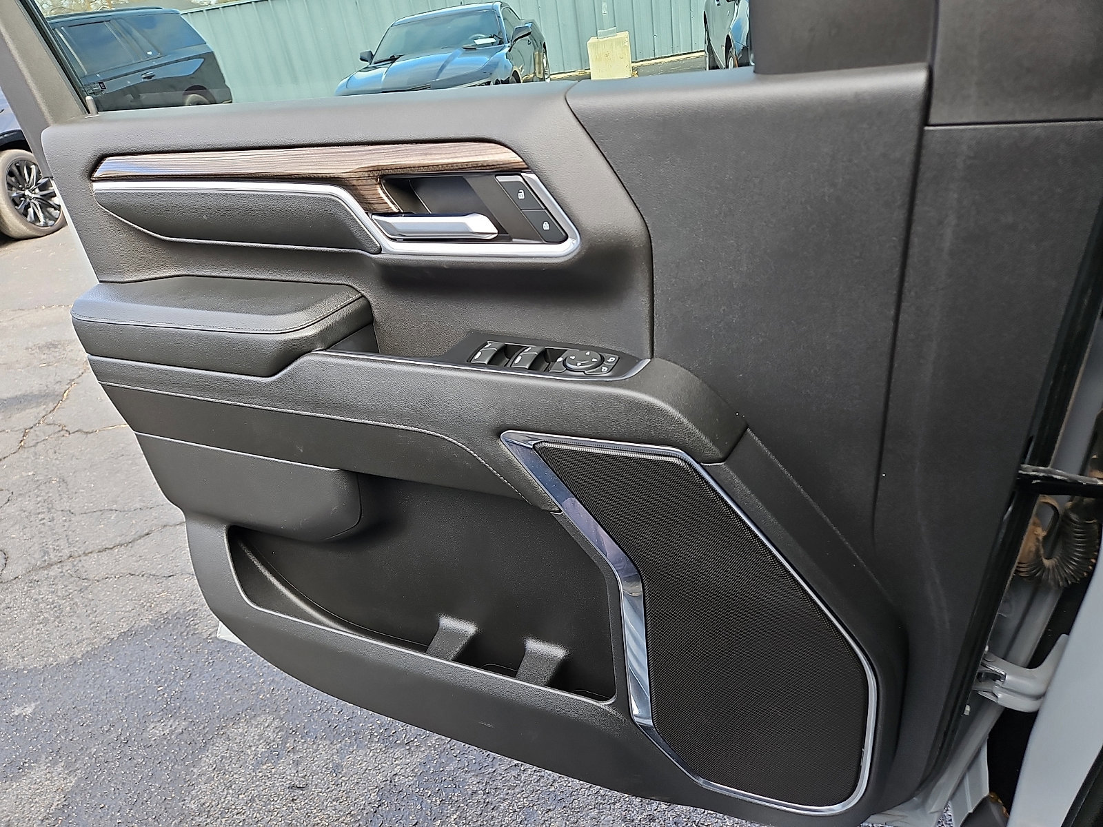 Used 2024 Chevrolet Silverado 2500 LT image 12