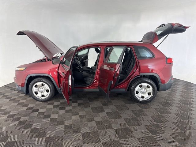 Used 2014 Jeep Cherokee Sport w/ Cold Weather Group FWD image 11