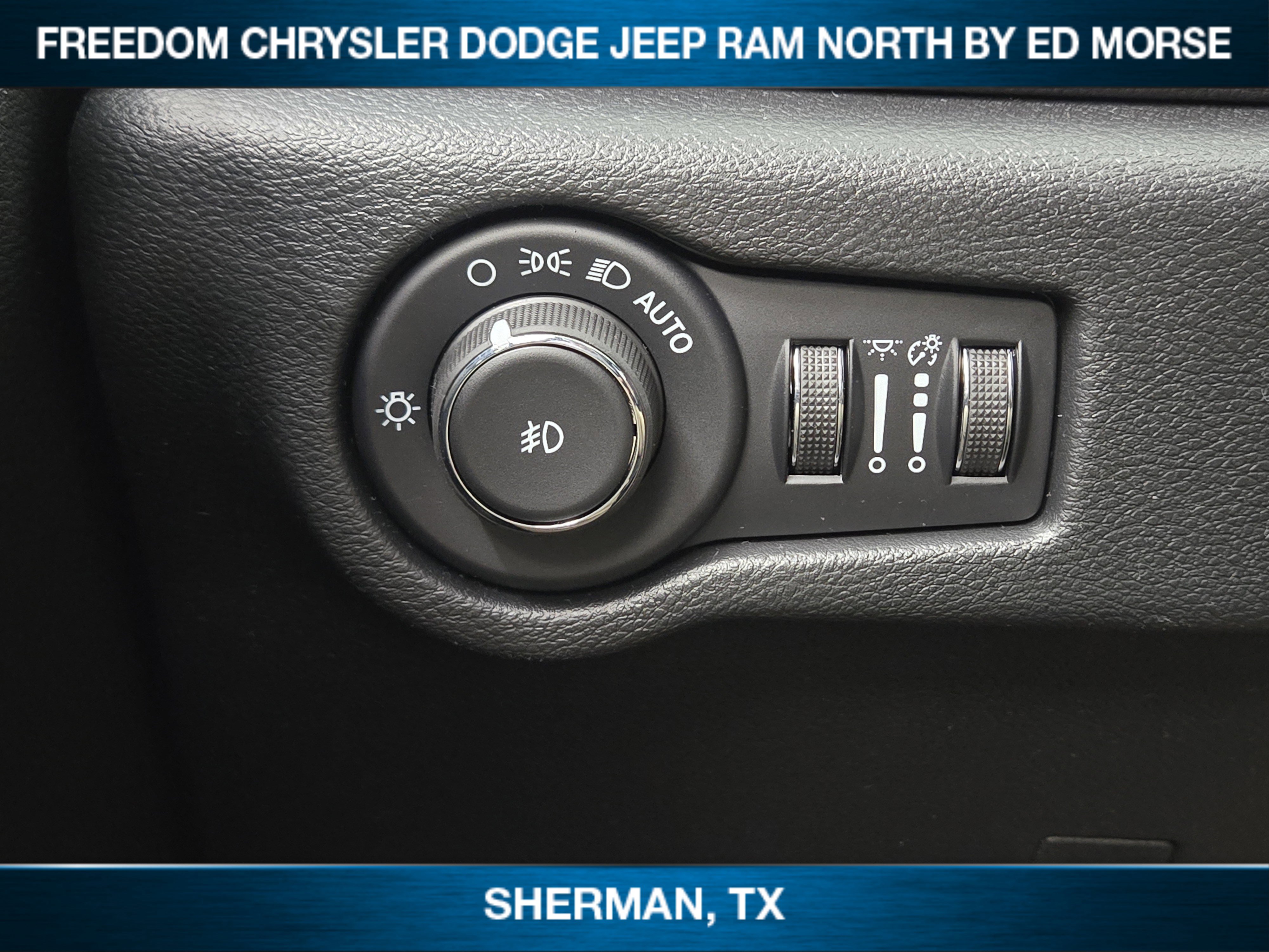 New 2026 Chrysler Pacifica Limited image 16