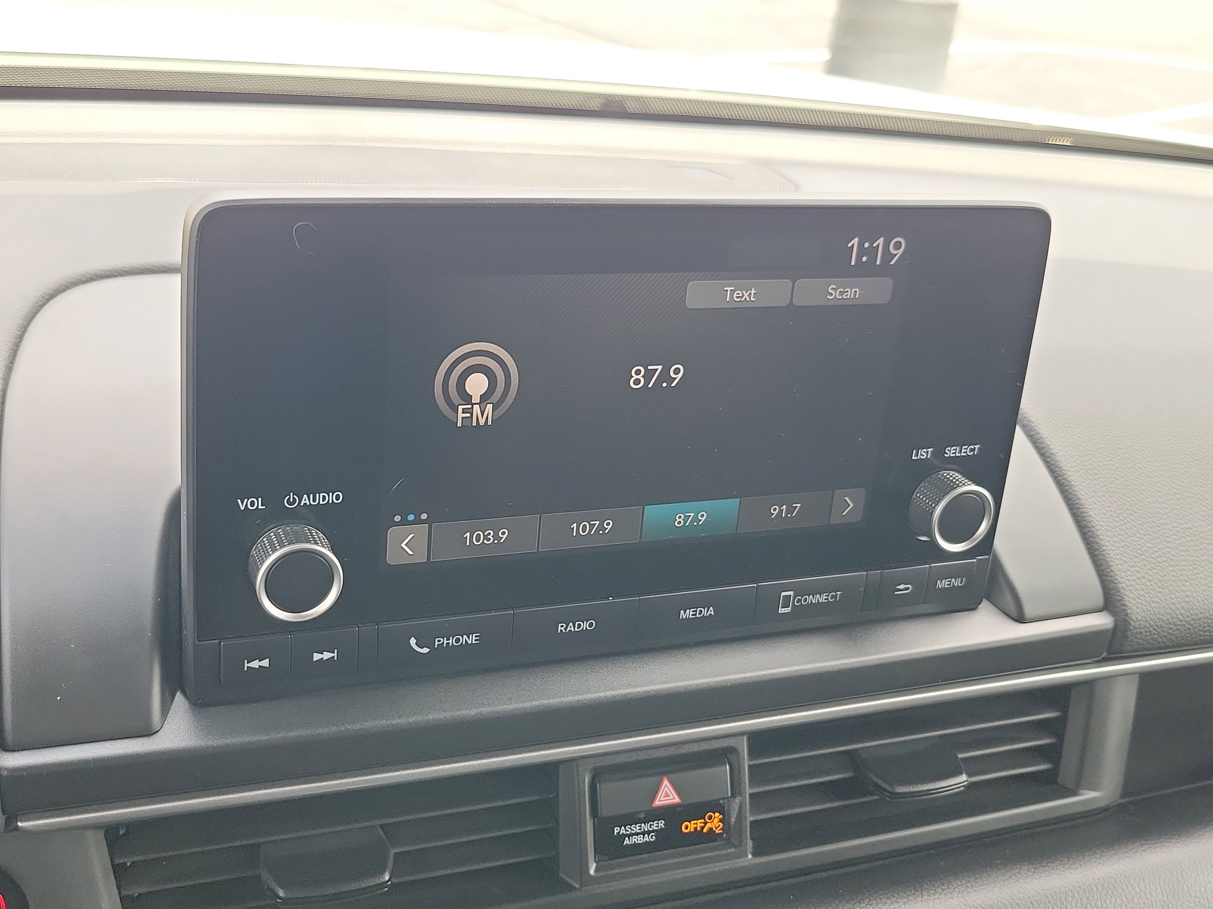 Used 2025 Honda Pilot Sport image 26