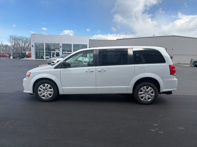 Used 2018 Dodge Grand Caravan SE w/ UConnect Hands-Free Group image 4