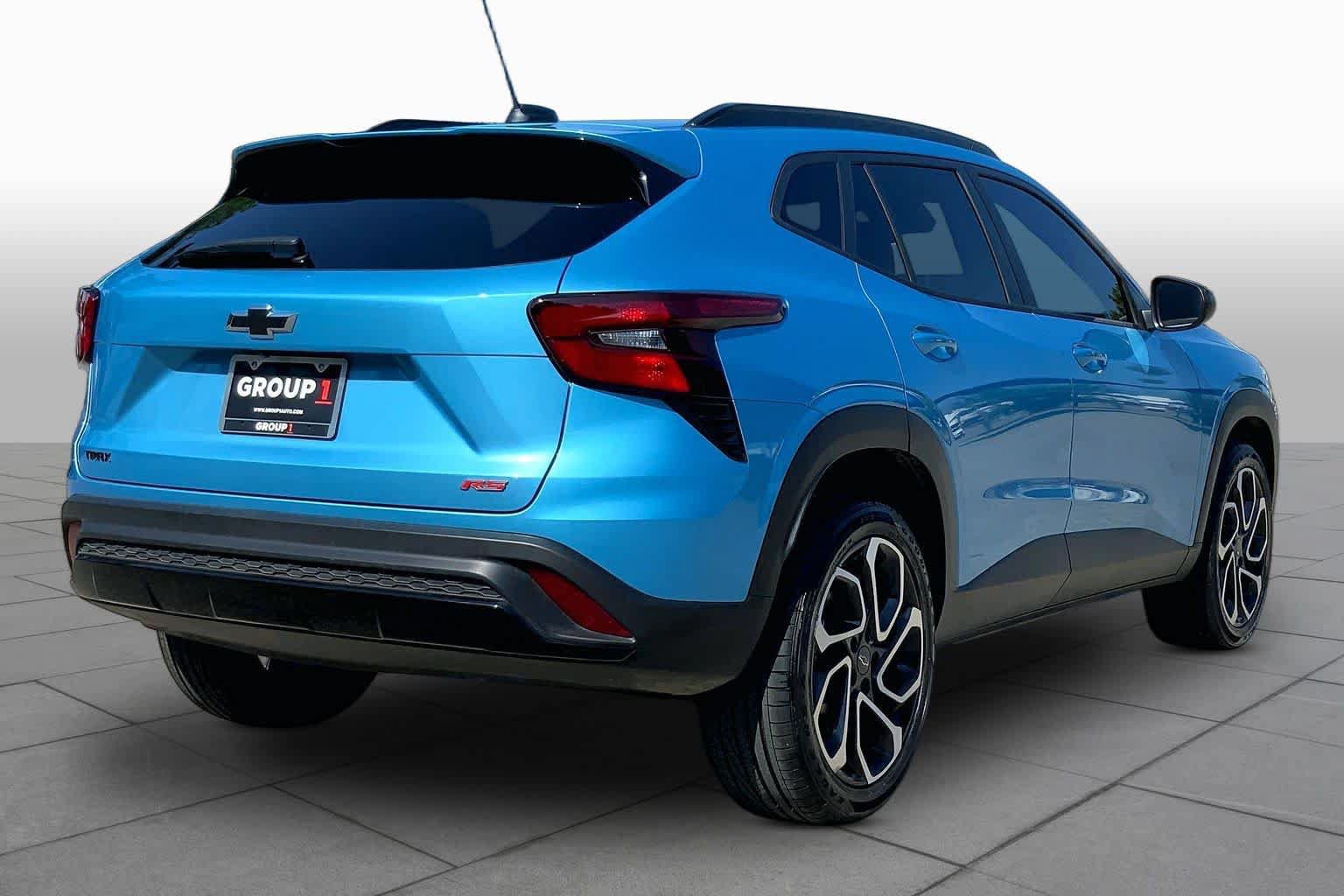 Used 2025 Chevrolet Trax RS FWD image 13