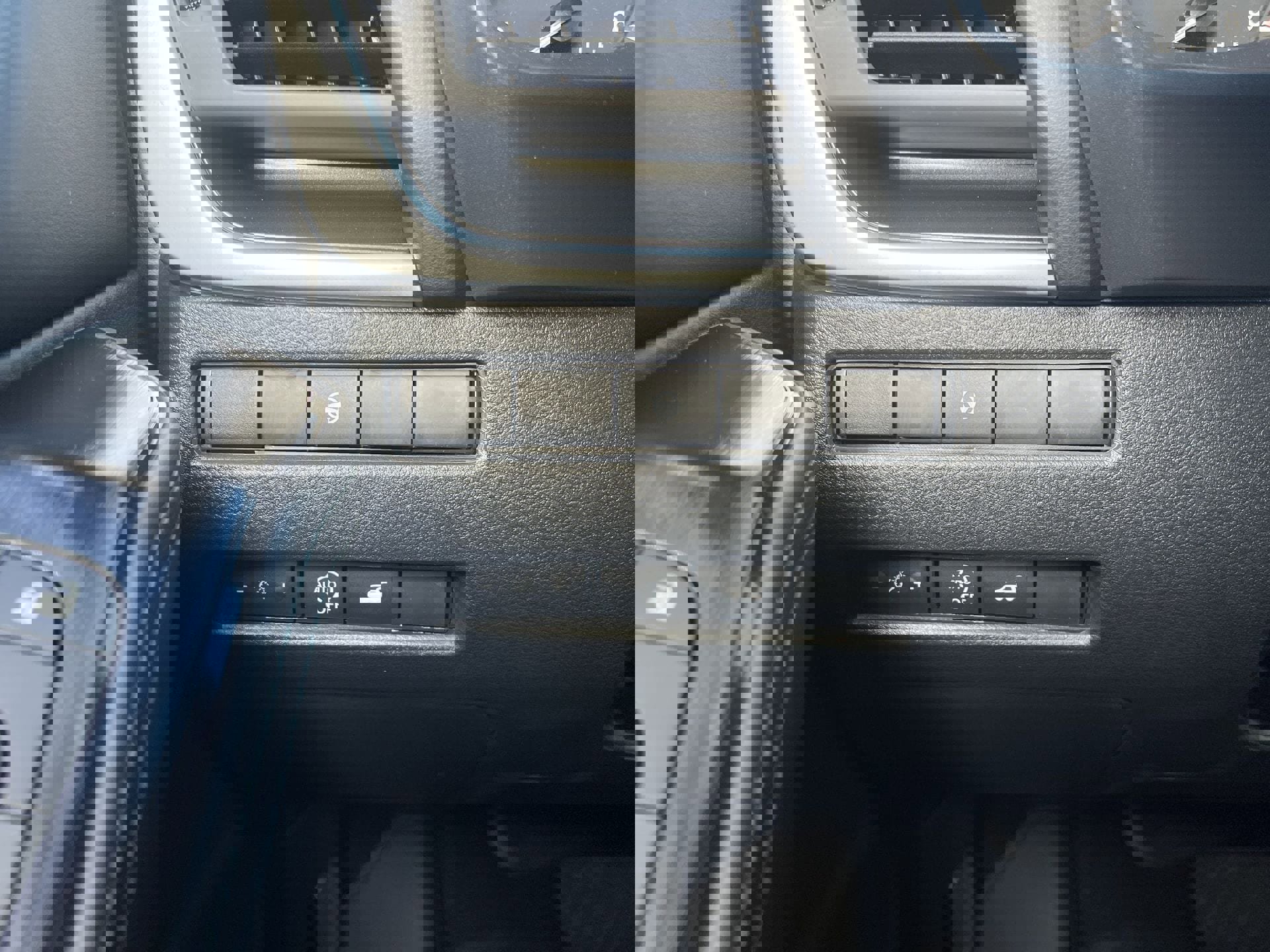 New 2026 Nissan Rogue SV FWD image 12