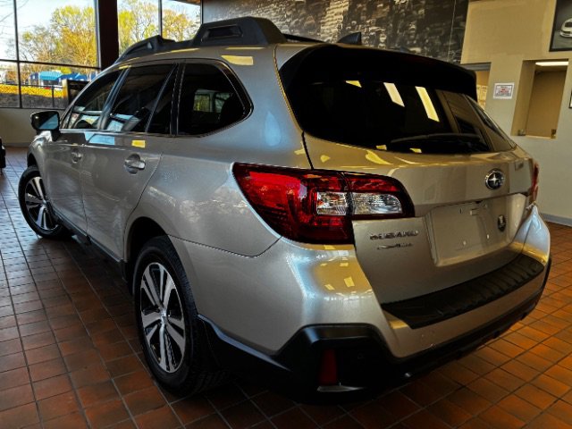 Used 2018 Subaru Outback 2.5i Limited image 18