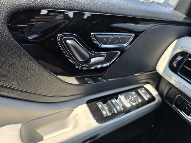 New 2026 Lincoln Aviator 2WD w/ Jet Appearance Package image 13