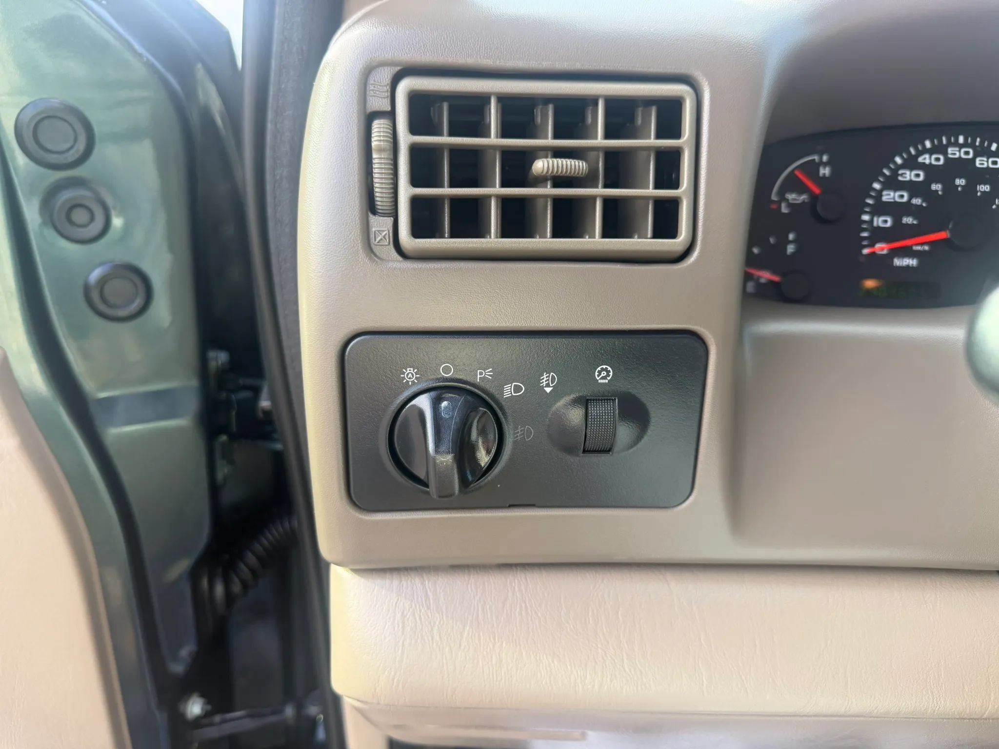 Used 2004 Ford F250 XLT AWD/4WD image 15